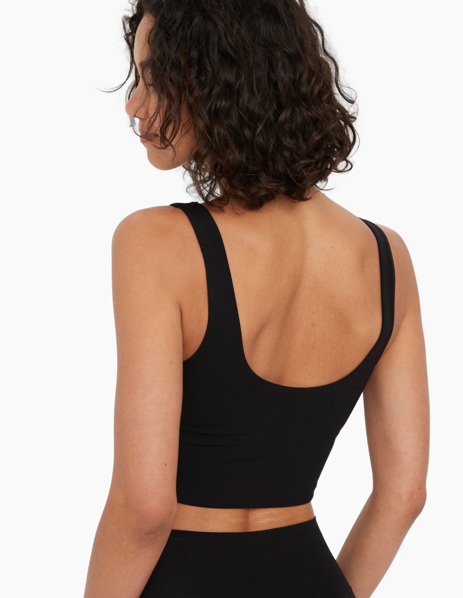 Top cuello v escote regular tirante ancho 2